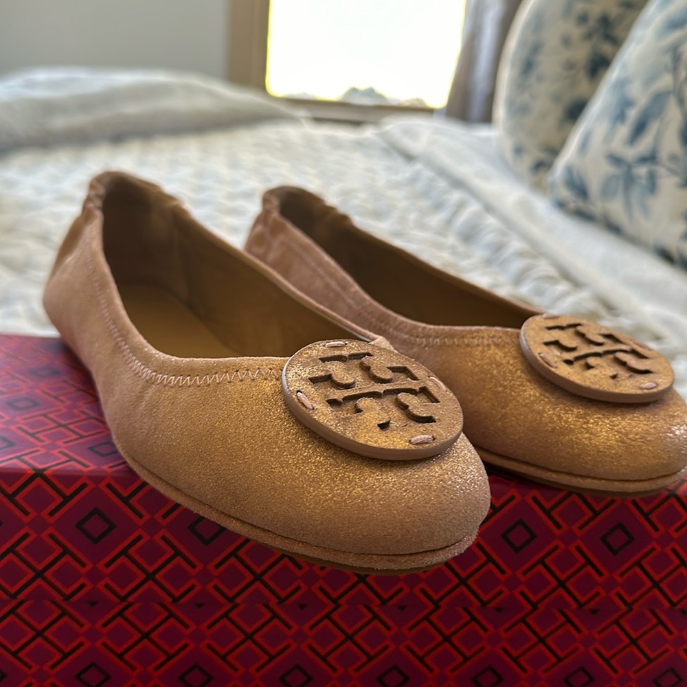 Tory Burch, metallic seashell, pink, minnie travel ballet flats
